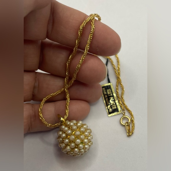 Vintage Stunning Faux Seed Pearl Ball Pendant & Chain Gold Tone - Picture 2 of 8